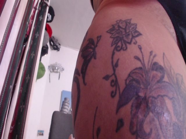 Live sex webcam photo for seleneh #271376297