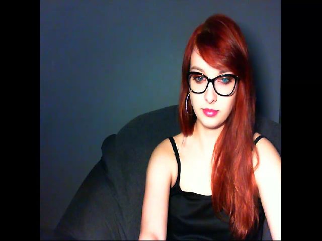 Live sex webcam photo for VirginLuna18 #271370177