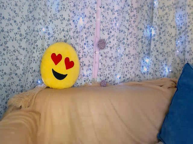 Live sex webcam photo for MisSweeTight #271363159