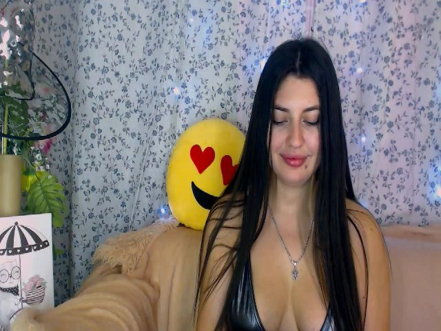 Live sex webcam photo for MisSweeTight #271364099