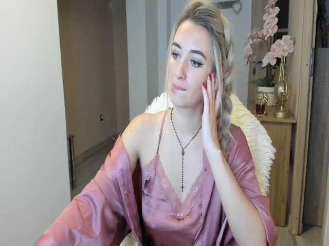 Live sex webcam photo for Papaya43 #271374008