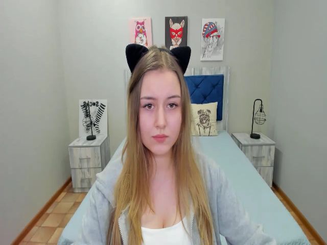 Live sex webcam photo for LorraineIce #271370478