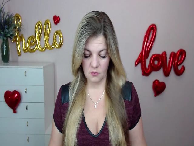 Live sex webcam photo for Next_ToMe #271362376