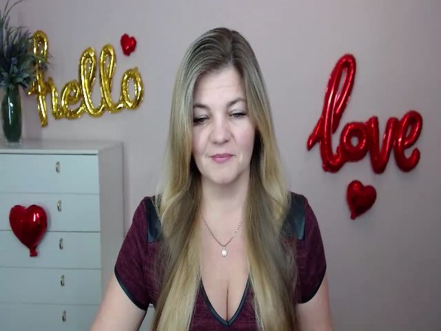 Live sex webcam photo for Next_ToMe #271362552