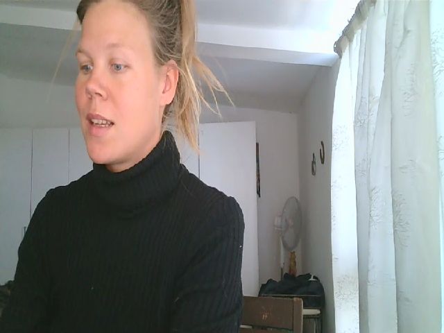 Live sex webcam photo for CallMeMaria #271369118