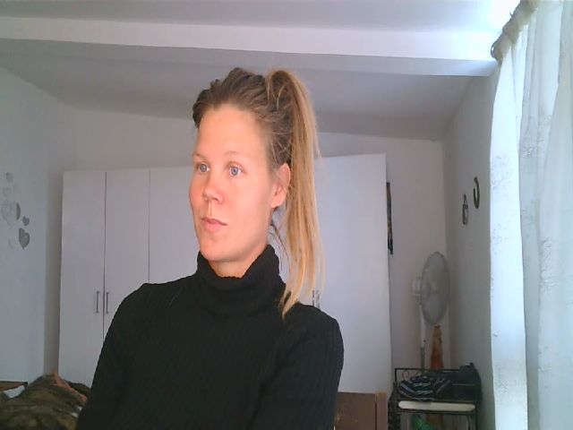 Live sex webcam photo for CallMeMaria #271370032