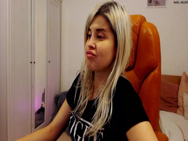 Live sex webcam photo for Arya_Jolie #271363454