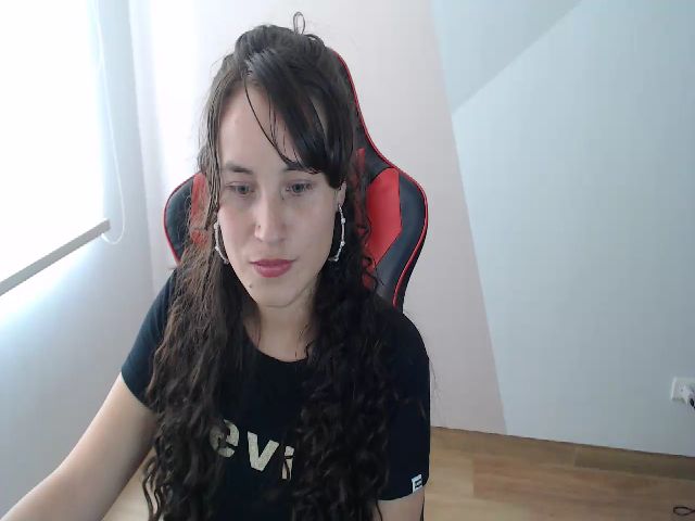 Live sex webcam photo for SharonMora #271373950