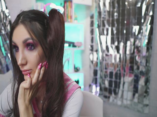 Live sex webcam photo for HappyDiva #271362918