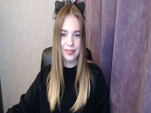 Live sex webcam photo for minishy #271370145