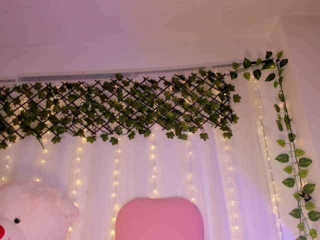 Live sex webcam photo for CoralineRyan #271362235