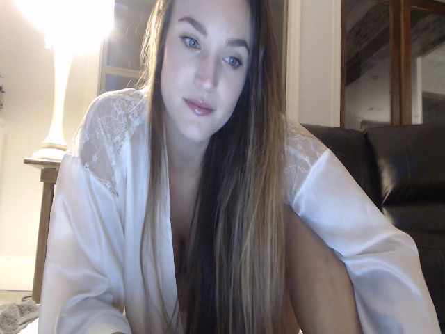 Live sex webcam photo for Ember_Lynne #271363320