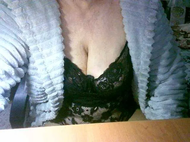 Live sex webcam photo for RomachkaT #271372236