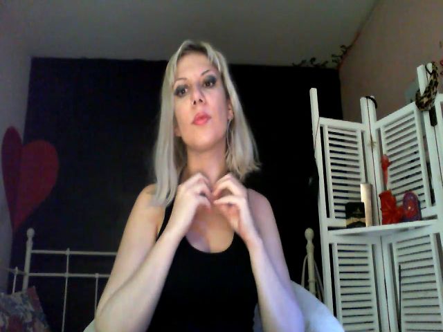 Live sex webcam photo for Marvel33 #271367044