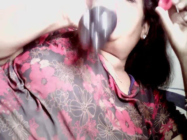 Live sex webcam photo for Indianbarbie3 #271367388