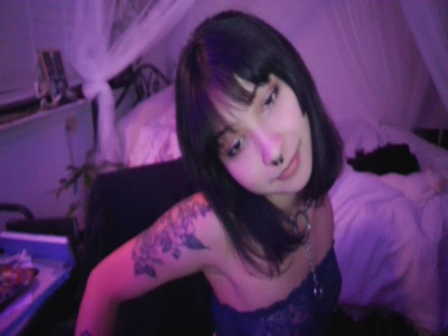 Live sex webcam photo for hazy666 #271362854