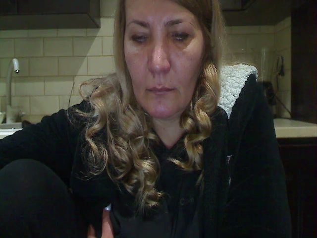 Live sex webcam photo for HeyHeyGrey #271363286