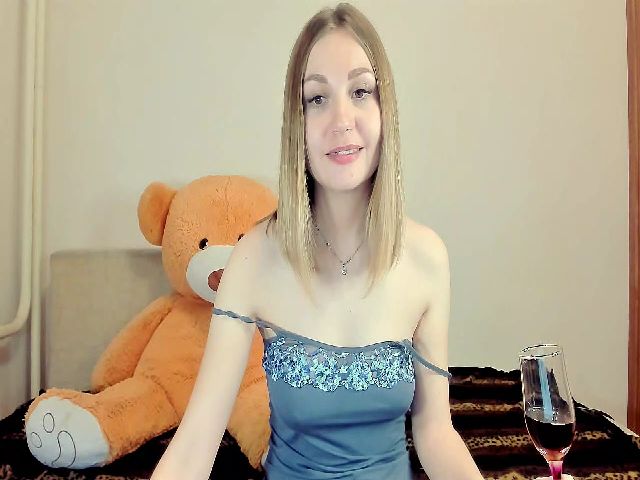 Live sex webcam photo for SelaDaxx #271373791