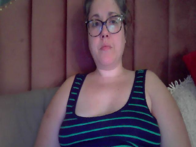 Live sex webcam photo for Laural55 #271363756