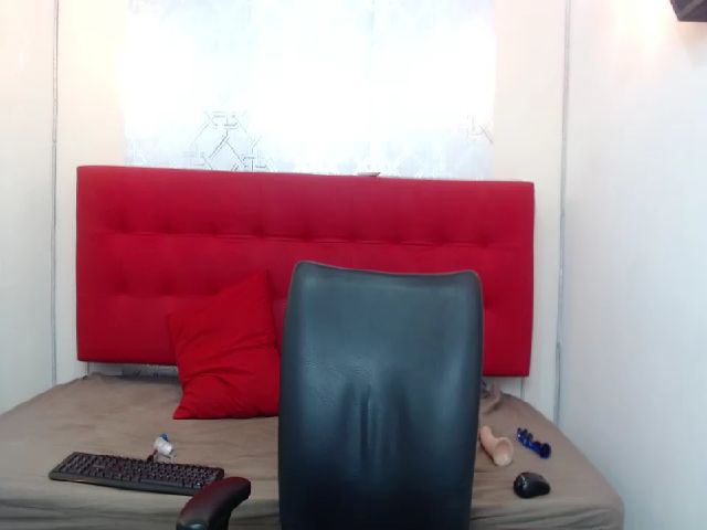 Live sex webcam photo for AlexaGarnier #271370686