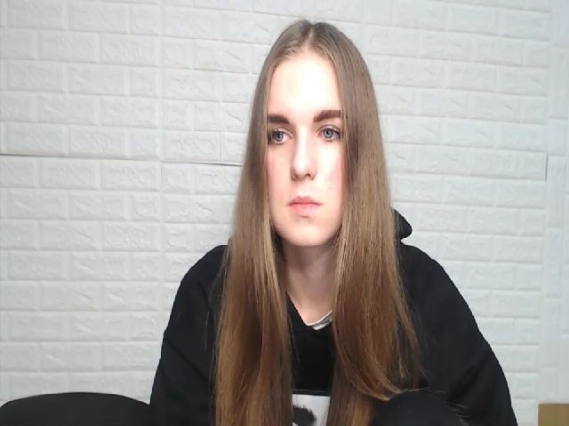Live sex webcam photo for TessaLoveXX #271369556