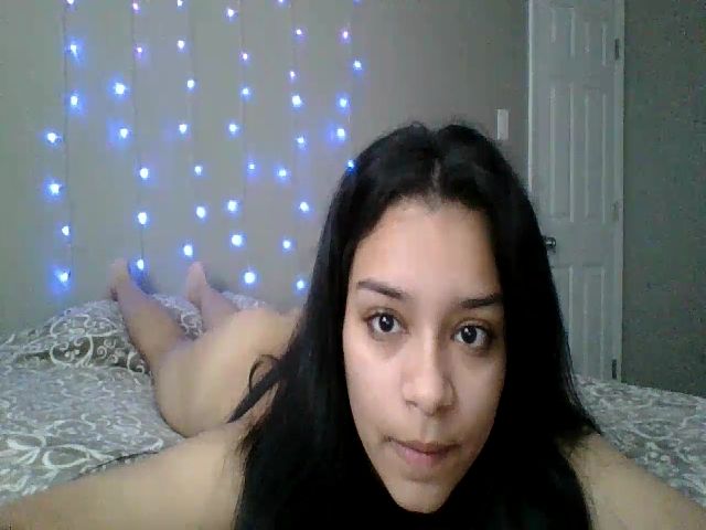 Live sex webcam photo for Adrianaxo1 #271370901
