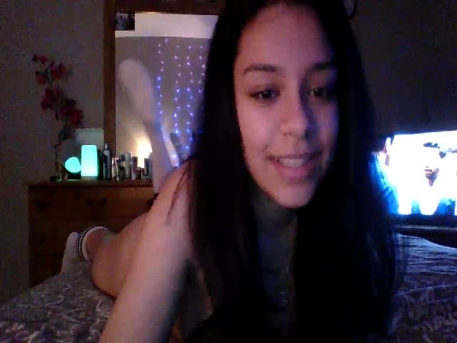 Live sex webcam photo for Adrianaxo1 #271376376