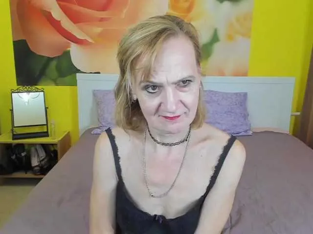 Live sex webcam photo for SqurtyLally69 #271364940