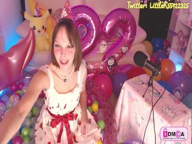 Live sex webcam photo for LilKitty_69 #271371379