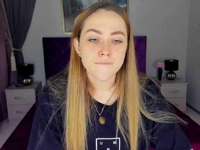 Live sex webcam photo for SeveiGold #271367427