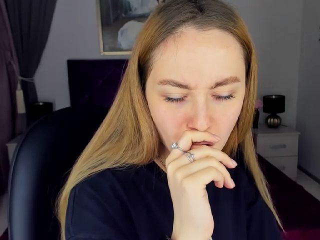 Live sex webcam photo for SeveiGold #271369347