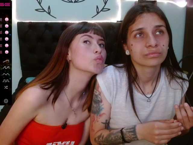 Live sex webcam photo for chloe-and-vio #271364620