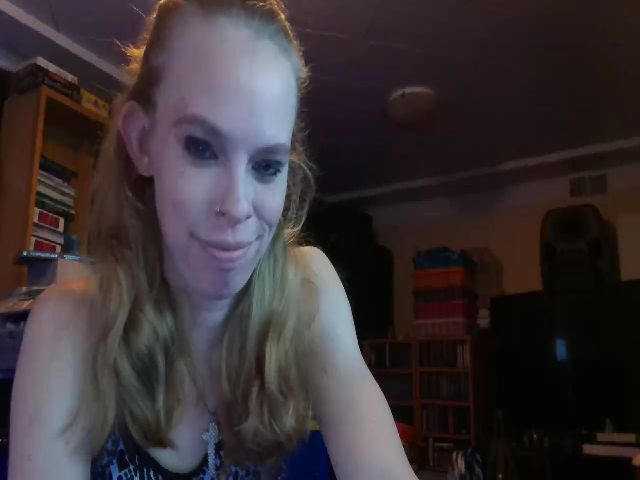 Live sex webcam photo for PrincessV7 #271362353