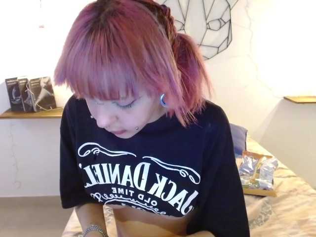 Live sex webcam photo for sweetweeney #271372951