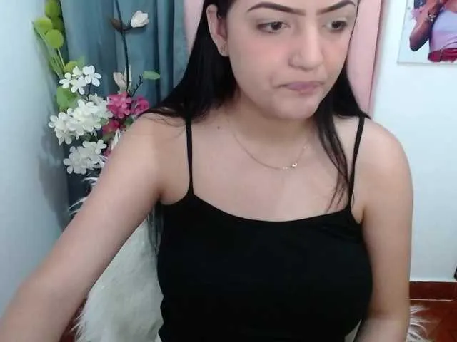 Live sex webcam photo for Skinnyhorny #271368962