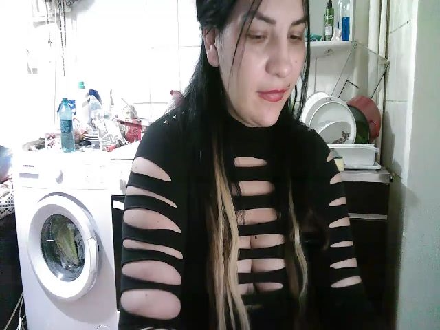 Live sex webcam photo for Milflusy992 #271363678