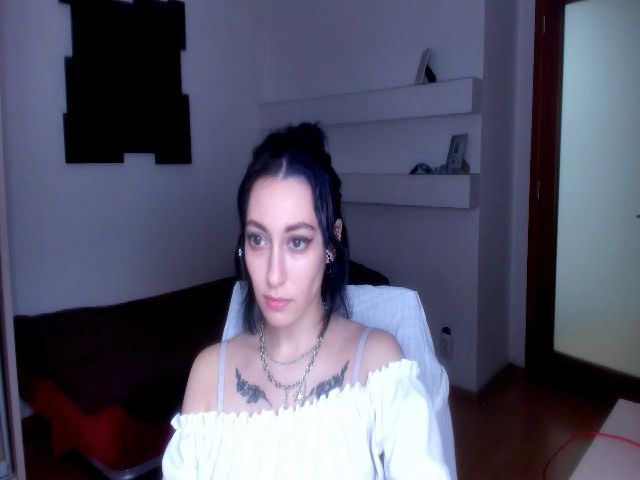 Live sex webcam photo for JaneKravis #271374231