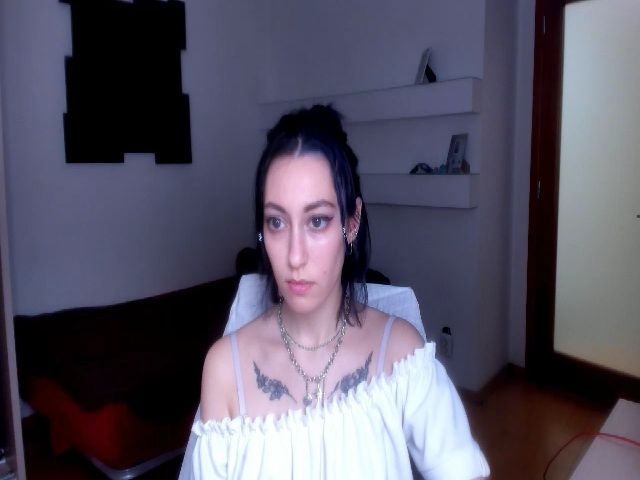 Live sex webcam photo for JaneKravis #271375197