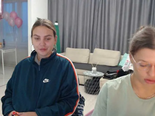 Live sex webcam photo for BugaGirls #271380471