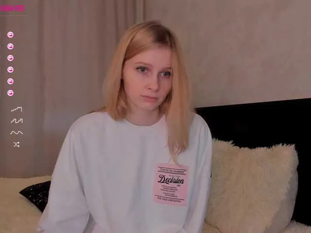 Live sex webcam photo for LesyaPrincess #271384080