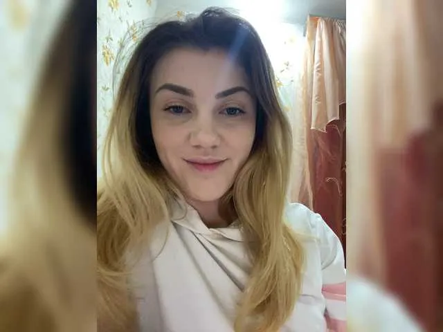 Live sex webcam photo for TastyBeby #271376707