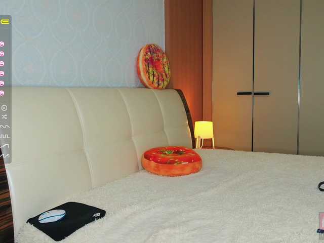 Live sex webcam photo for -alexiswet- #271380447