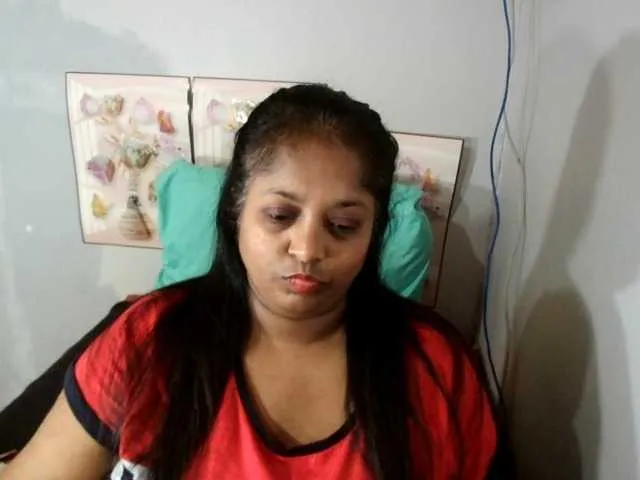 Live sex webcam photo for Indiantasha #287986255
