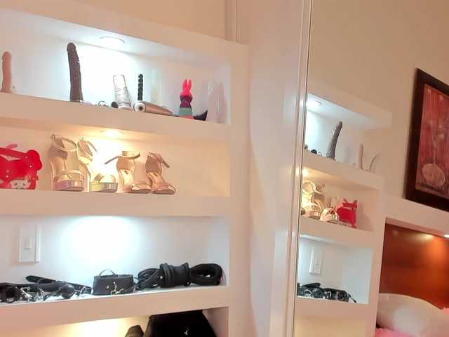 Live sex webcam photo for PaulinaBelush #271376880