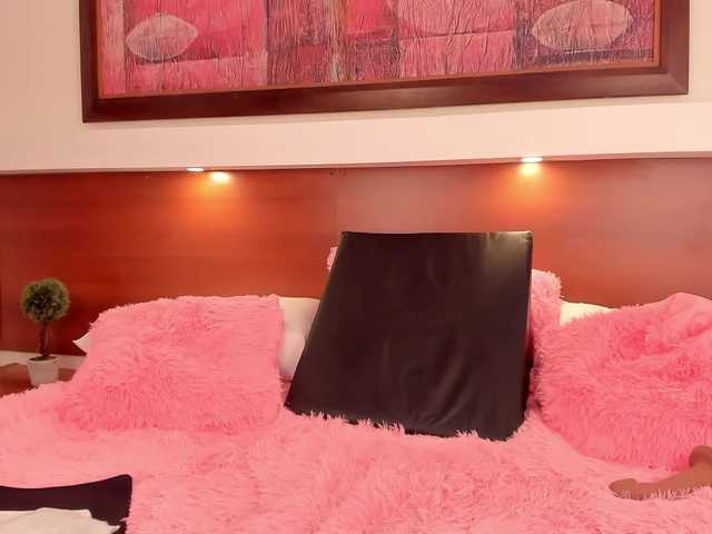 Live sex webcam photo for PaulinaBelush #271388210