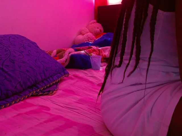 Live sex webcam photo for Daizy-cooper #271389162