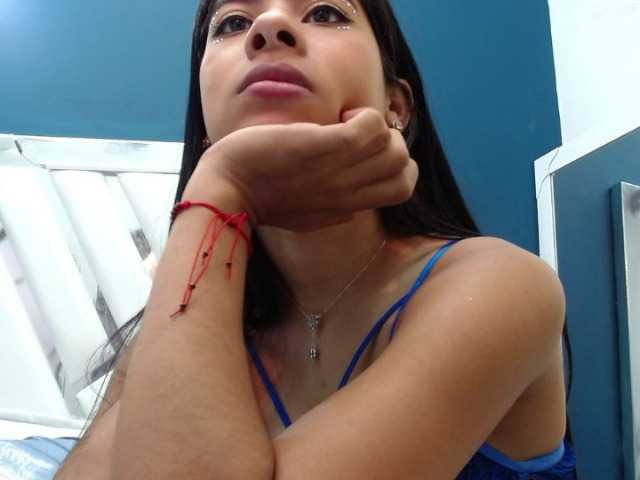 Live sex webcam photo for CorinaHudson #271389478