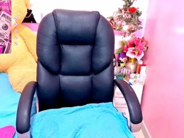 Live sex webcam photo for GlendaHolt #271385128