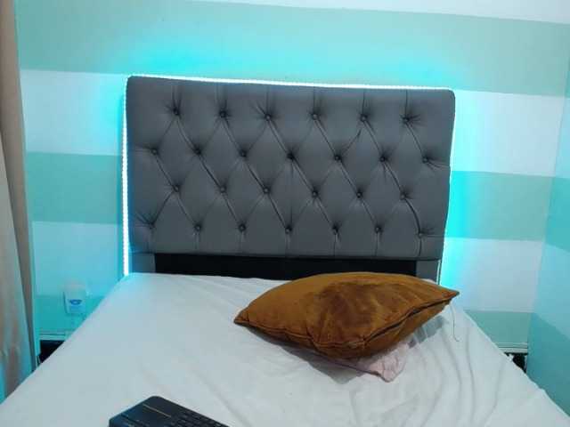 Live sex webcam photo for Isabella-Rose #271378087