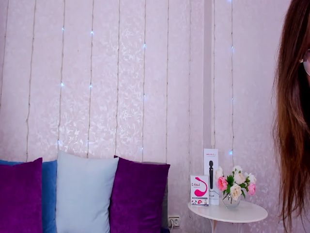 Live sex webcam photo for ArianaPetite #271378635